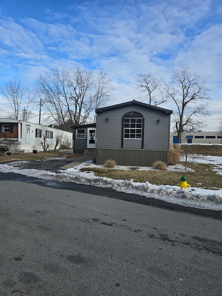 150 Roadrunner Dr, Bellwood, PA 16617