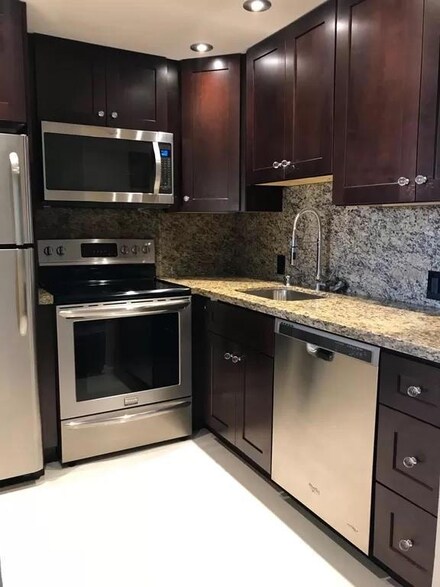 21 Dorset A, Boca Raton, FL 33434