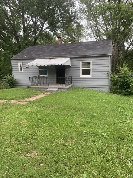10168 Winkler Dr, Saint Louis, MO 63136