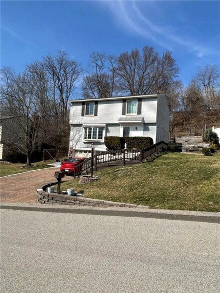 6534 Quaker Dr, Pittsburgh, PA 15236