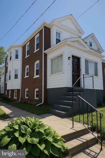 33 N Millbourne Ave, Upper Darby, PA 19082