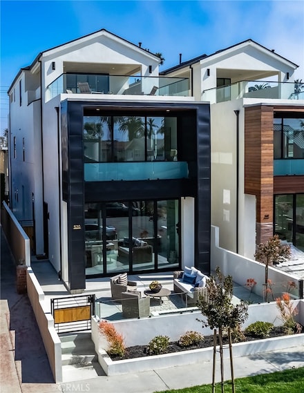 520 8th St, Huntington Beach, CA 92648