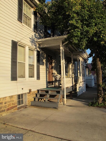 17 S Carlisle St, New Bloomfield, PA 17068