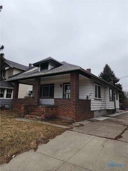3404 E Manhattan Blvd, Toledo, OH 43611