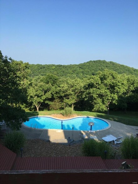 3125 Saddle Valley Ln, Pacific, MO 63069