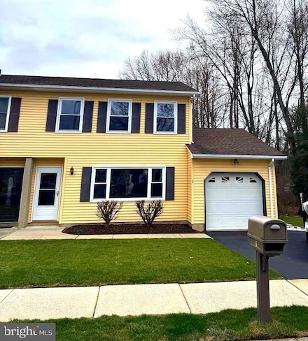 2 Lippincott Ave, Burlington, NJ 08016