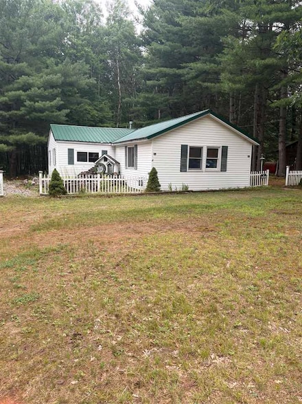 5450 Randy Dr, Prescott, MI 48756