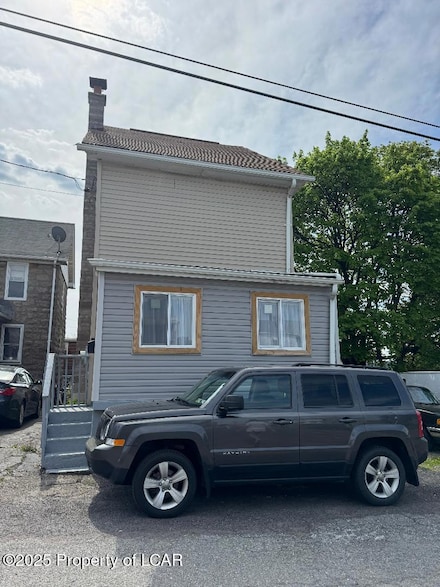 806 Lafayette Ct, Hazleton, PA 18201