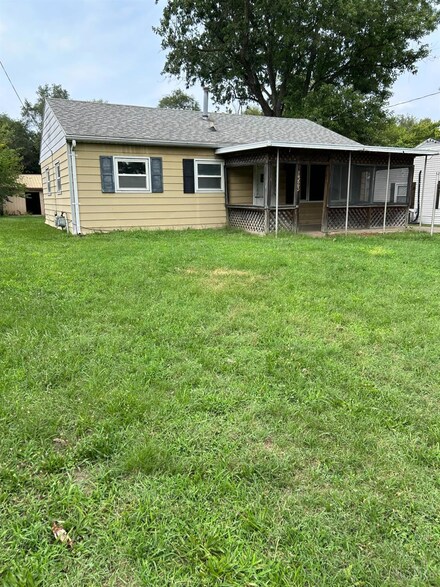 1323 Pershing Ave, Middletown, OH 45044