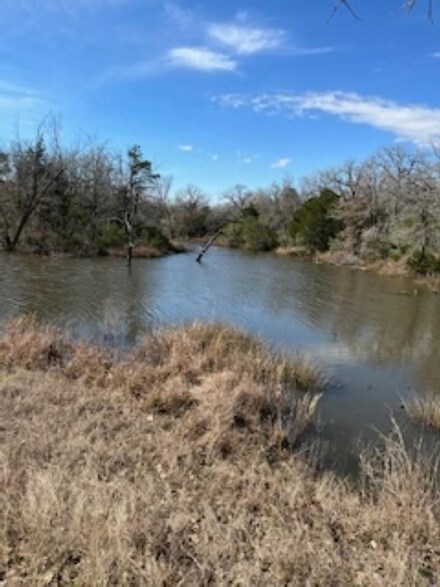 1132 Cr 418, Out of Area, TX 78959