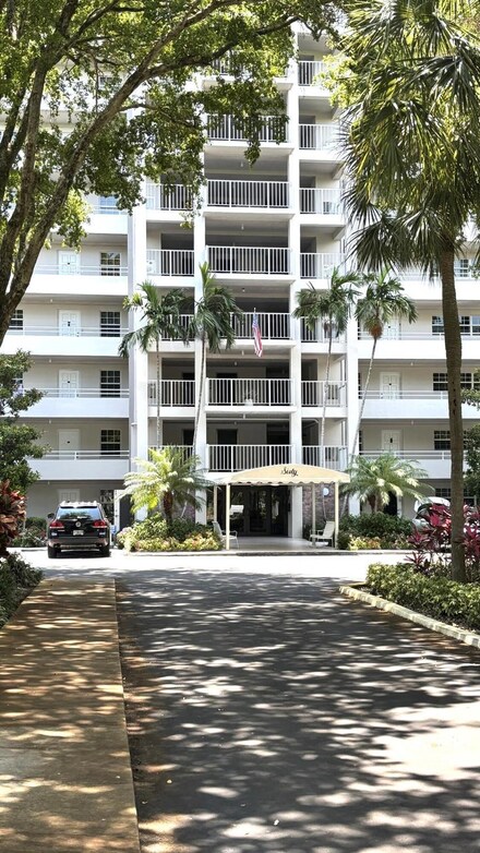 605 Oaks Dr Unit 503, Pompano Beach, FL 33069