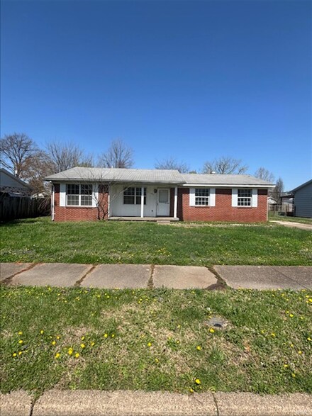 1013 Lohoff Ave, Evansville, IN 47710