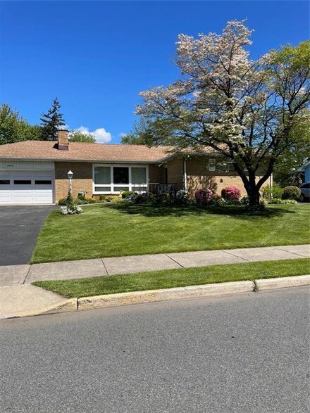 1915 E Columbia St, Allentown, PA 18109
