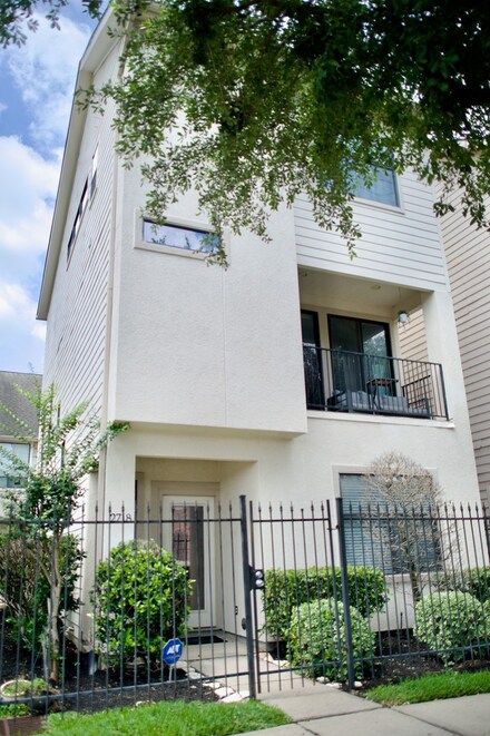 2718 Dallas St, Houston, TX 77003