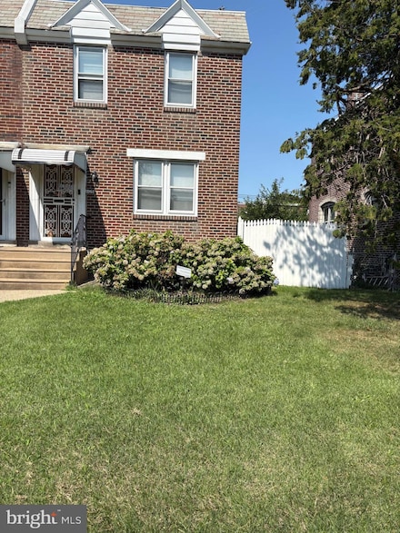 1103 Fanshawe St, Philadelphia, PA 19111