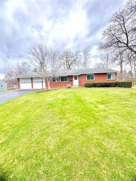 961 Garden Ln, Webster, NY 14580