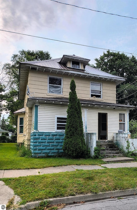 910 S Warren Ave, Saginaw, MI 48607