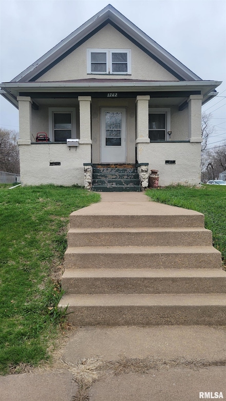 1742 N Howell St, Davenport, IA 52804