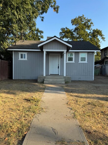 3417 E Grant Ave, Fresno, CA 93702