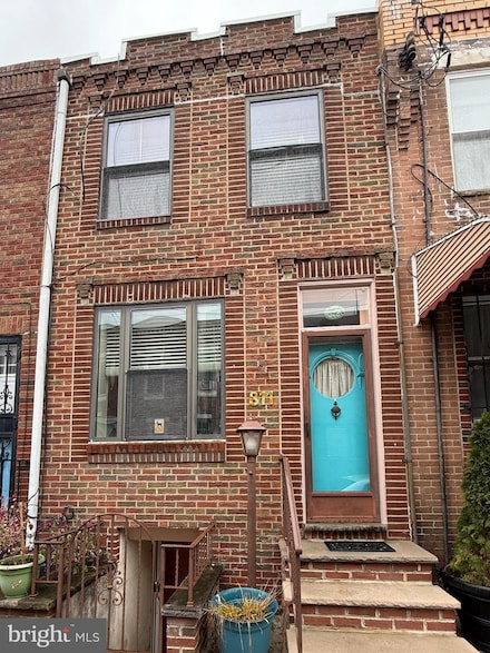 811 Earp St, Philadelphia, PA 19147