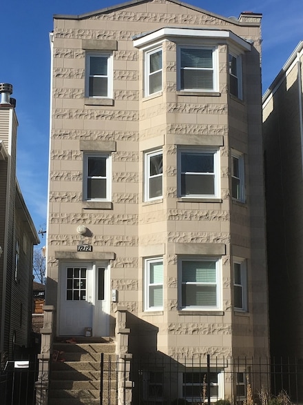 1212 W Henderson St Unit 1, Chicago, IL 60657