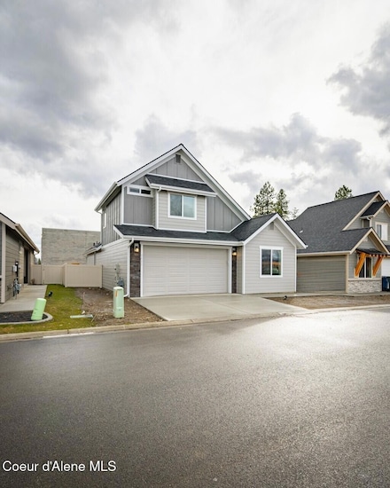 8480 N Snowflake Ln, Hayden, ID 83835