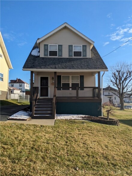 407 S High St, Scottdale, PA 15683