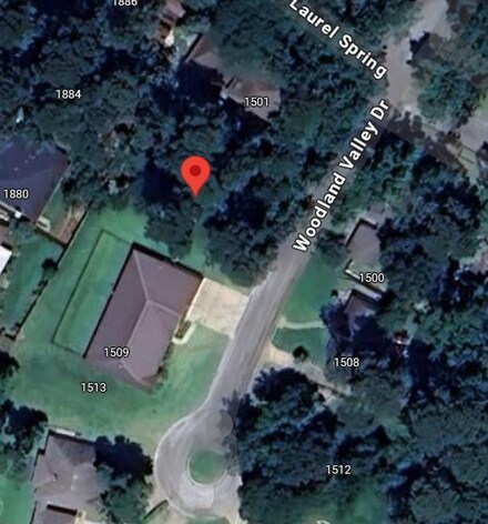 1505 Woodland Valley Dr, Huntsville, TX 77340