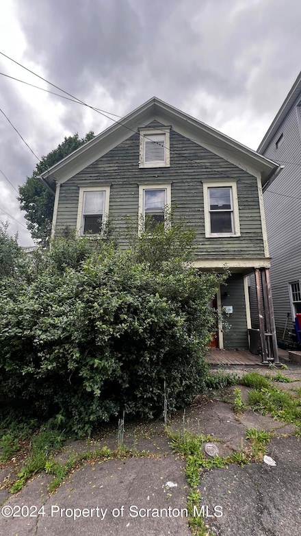 114 Salem Ave, Carbondale, PA 18407