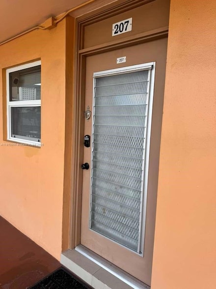 3001 NW 46th Ave Unit 207, Lauderdale Lakes, FL 33313