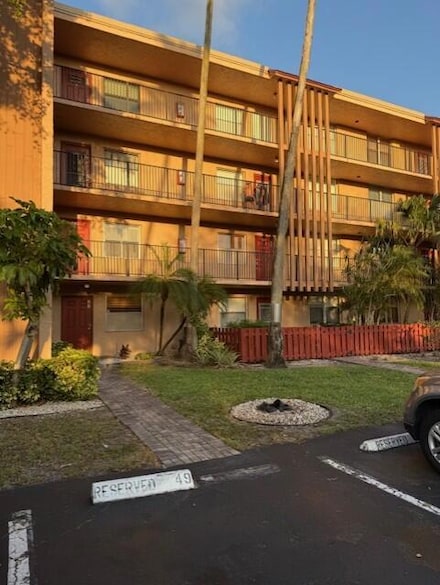 480 NW 76th Ave Unit 202, Margate, FL 33063