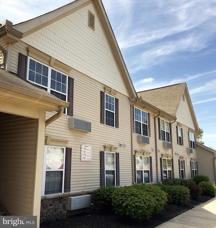 74 Sequoia Dr, Berlin, NJ 08009