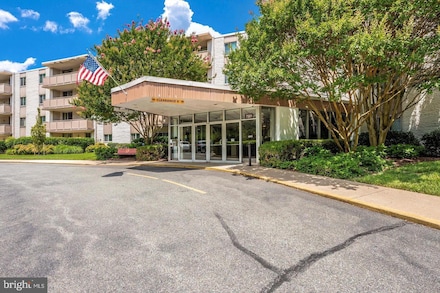 The famed Bethesda Lane Promenade in the heart of Downtown Bethesda.