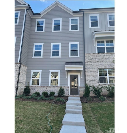 154 Mazarin Ln, Cary, NC 27502