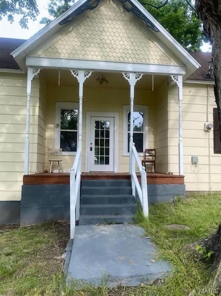350 5th St, Ellington, MO 63638