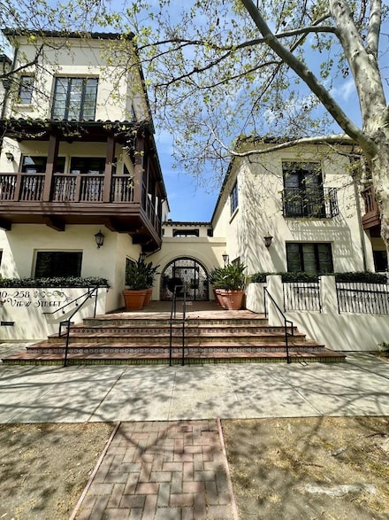 232 View St, Mountain View, CA 94041