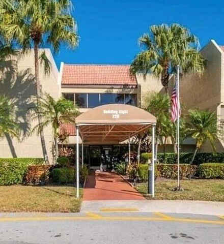 220 Lakeview Dr Unit 103, Weston, FL 33326