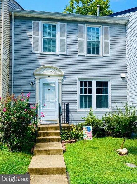 57 Pepper Tree Ct, Warrenton, VA 20186