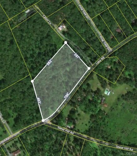 598 Lake Rd, Canadensis, PA 18325