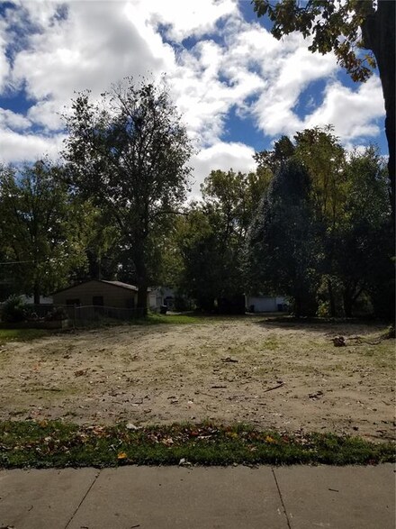 1605 K Ave NE, Cedar Rapids, IA 52402