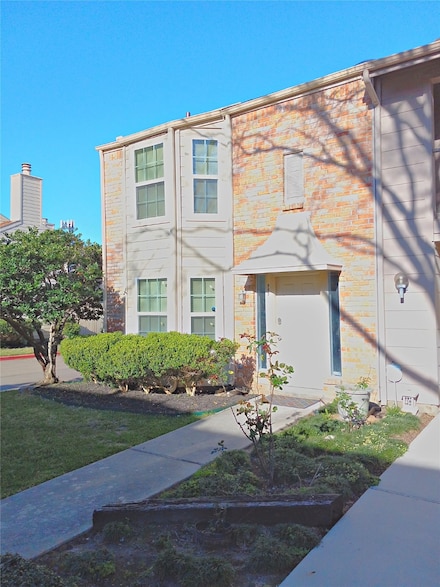 800 Country Place Dr Unit 909, Houston, TX 77079