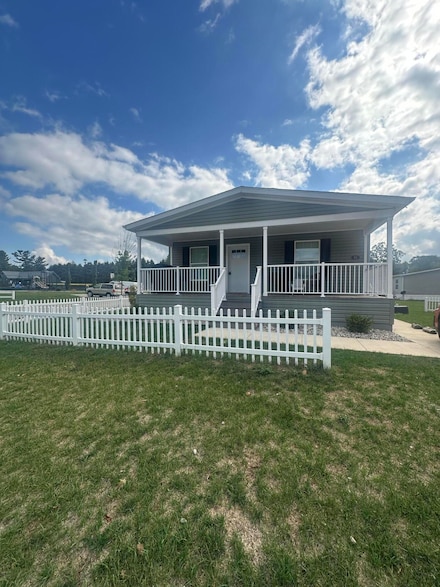 83 Viking Dr NW, Sparta, MI 49345