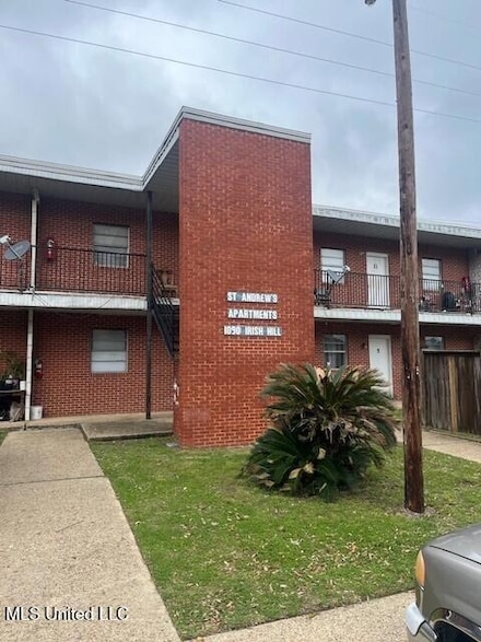 1090 Irish Hill Dr, Biloxi, MS 39530