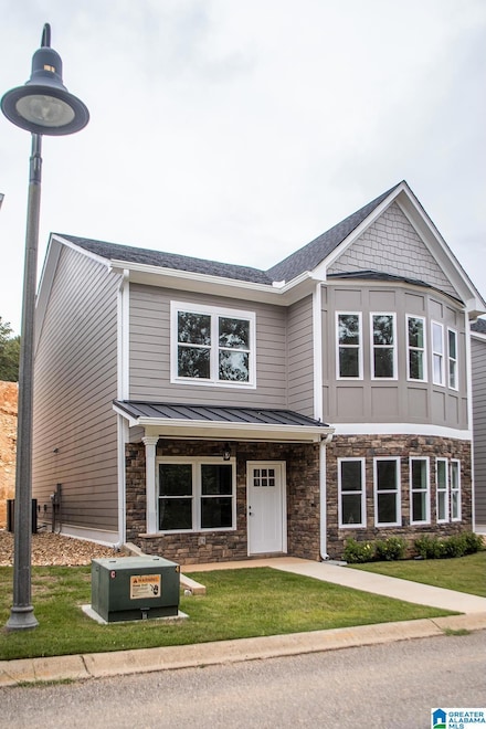 134 Harbor Pointe Dr, Talladega, AL 35160