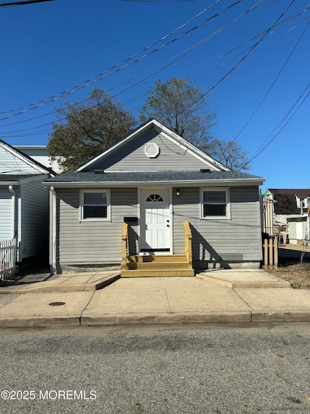 25 Twilight Ave, Keansburg, NJ 07734