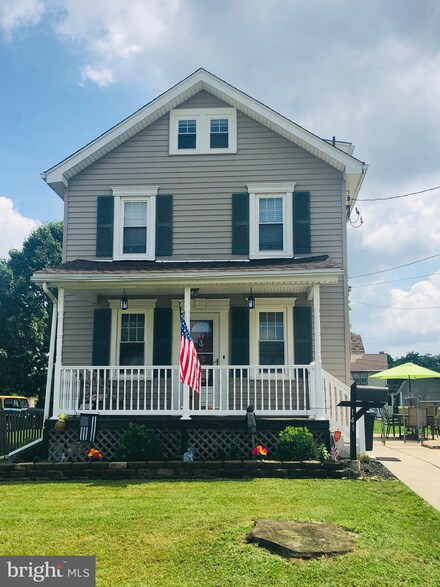 141 Hulmeville Ave, Penndel, PA 19047