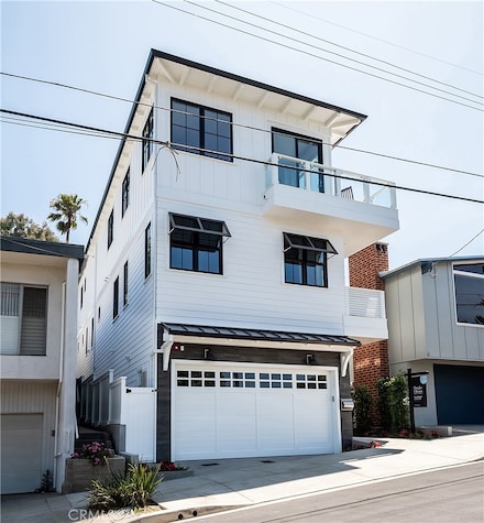 724 13th St, Manhattan Beach, CA 90266