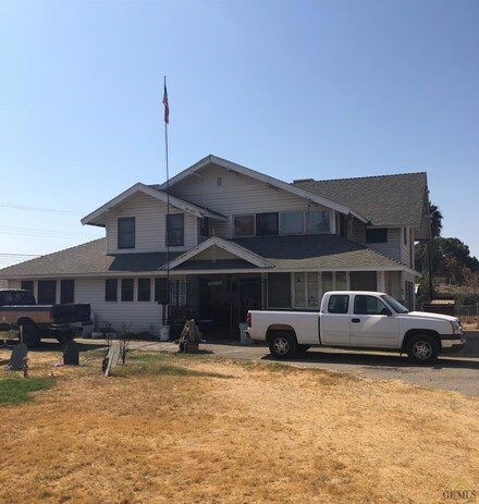 2222 N Kern St, Bakersfield, CA 93305