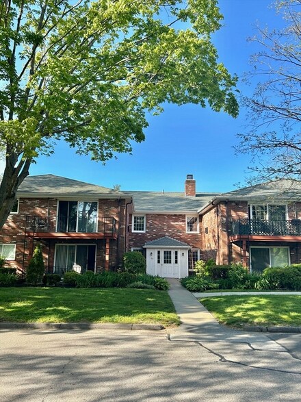 40 Fountain Ln Unit 3, South Weymouth, MA 02190