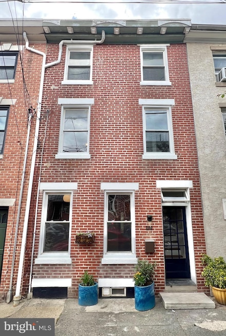 2102 E Dauphin St, Philadelphia, PA 19125